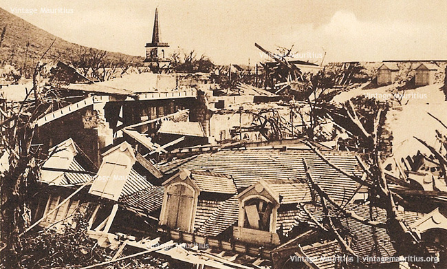 Port Louis 1892, rue de la Poudrière après le passage du cyclone ©vintagemauritius.org