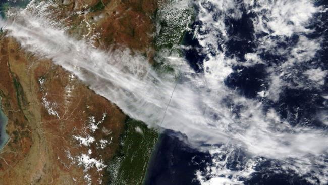 Des nuages d'altitude très esthétiques de Madagascar au Mascareignes