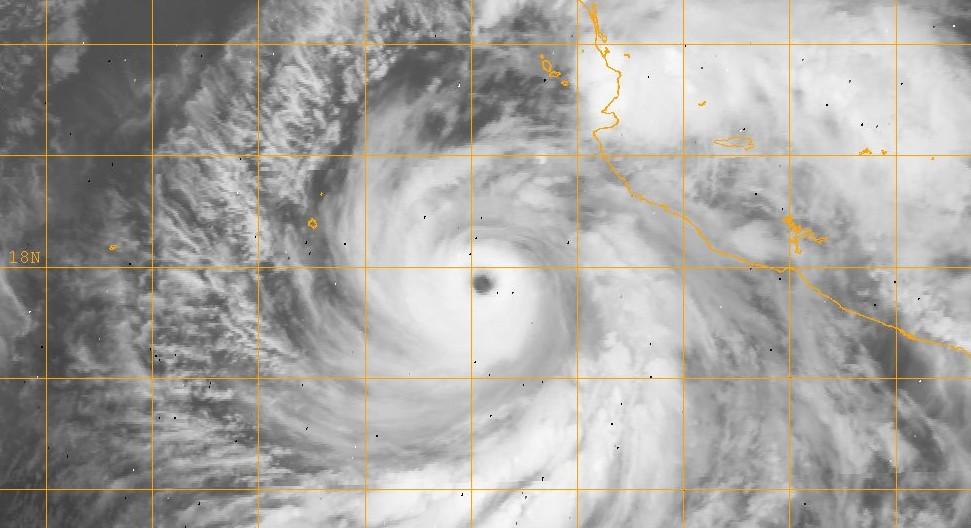 L'ouragan BUD fait le show dans le pacifique nord-est