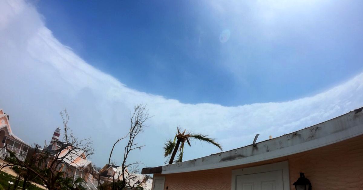 Image surréaliste de l'oeil de l'ouragan Dorian photographié à Hope Town