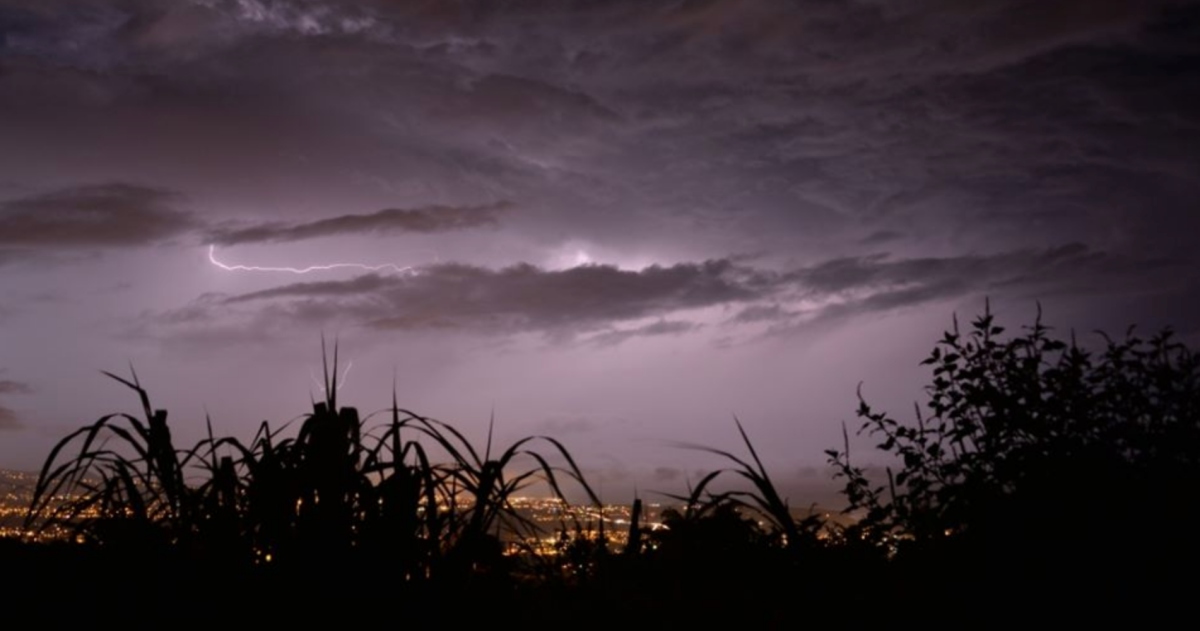 Orage a la reunion 1