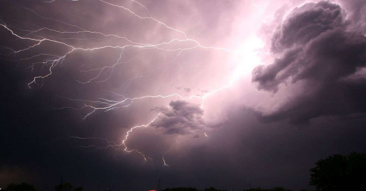 Orage a madagascar et humidite a la reunion