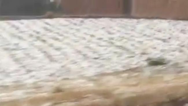Vidéo : Orage de grêle à Madagascar filmé sur la RN7