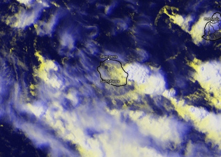 Image satellite zoomée sur la Réunion montrant les orages qui se sont développés sur l'Est de la Réunion (Kachelmann)
