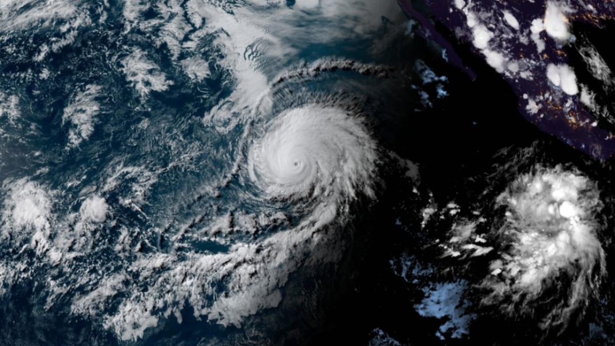 Le puissant ouragan BARBARA s'affaiblit, pas de danger pour Hawaï