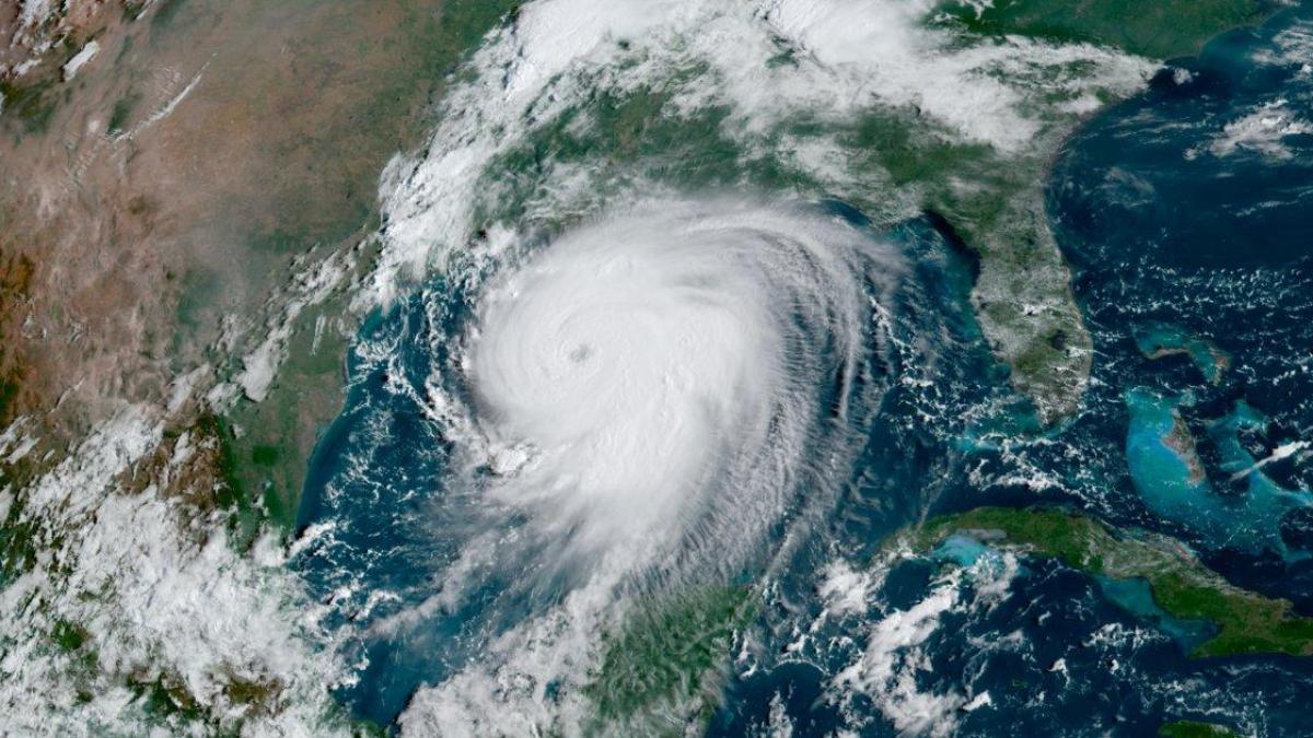 Le dangereux ouragan majeur Laura se renforce avant de frapper les États-Unis