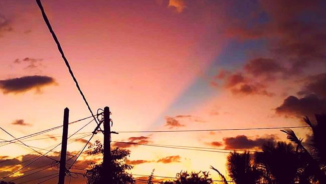 Rayon anti-crépusculaire dans le ciel de la Réunion