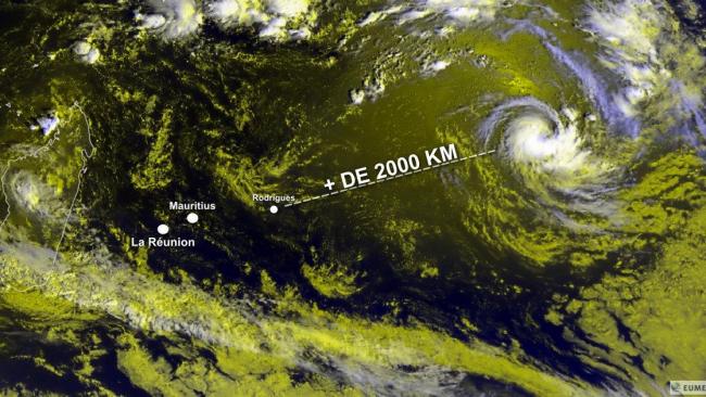 La Future tempête tropicale Bongoyo loin à l'Est Nord-Est des Mascareignes