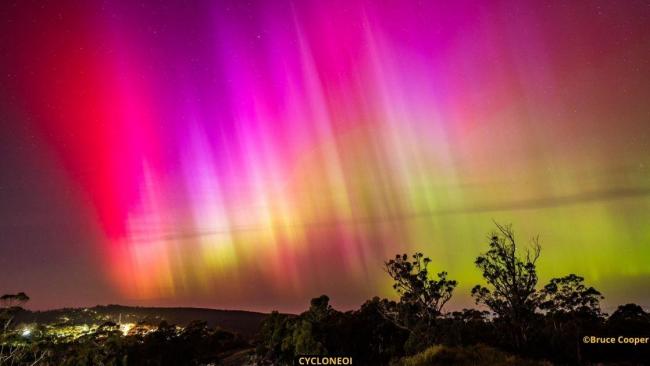 Les aurores australes ont été également spectaculaires dans l'hemisphère Sud