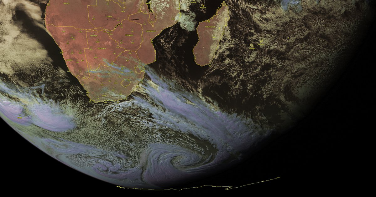 Magnifique tempête Polaire loin au Sud de Madagascar