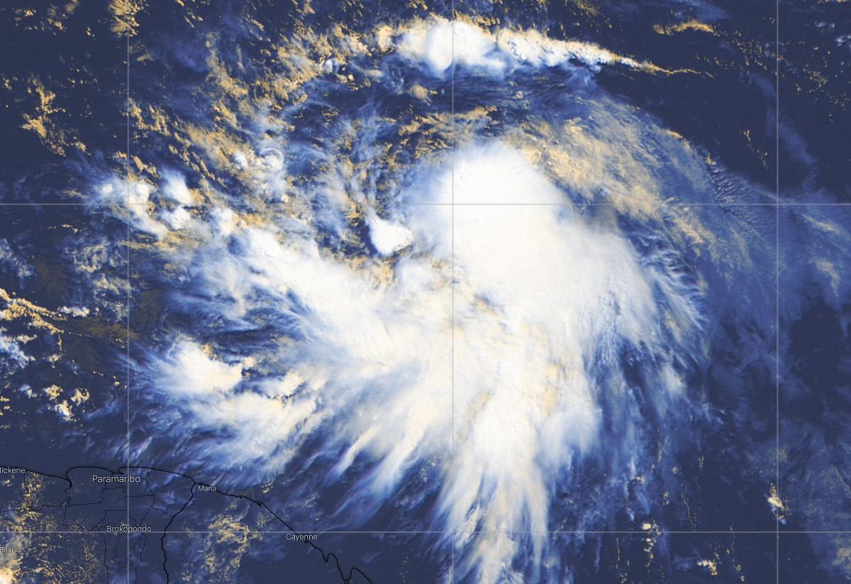 Tempete elsa image satellite