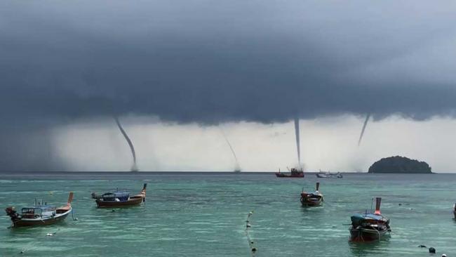 Spectaculaires trombes marines au large de la Thaïlande
