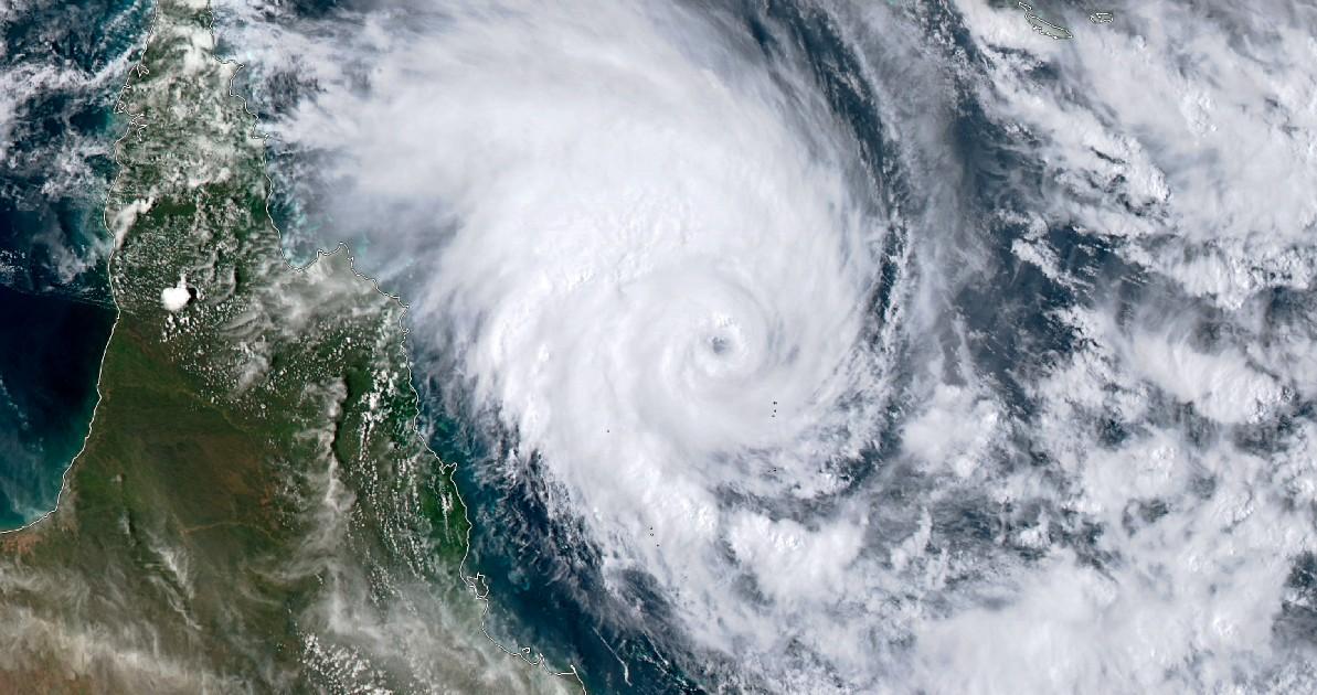 Trajectoire cyclone tropical niran