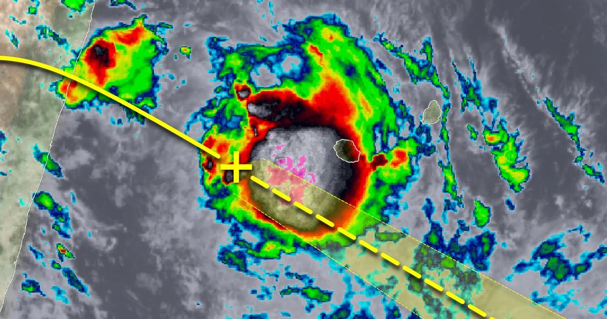 Dépression tropicale n°14, dégradation en approche de la Réunion