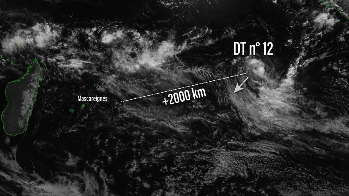 Dépression Tropicale n°12 perdue au milieu de l'océan indien