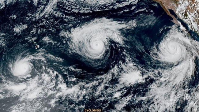 Trois ouragans en meme temps dans le pacifique el nino est il vraiment en cause 