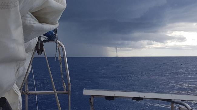 VIDEO : Trombe marine à la Réunion, orage et inondation à Maurice
