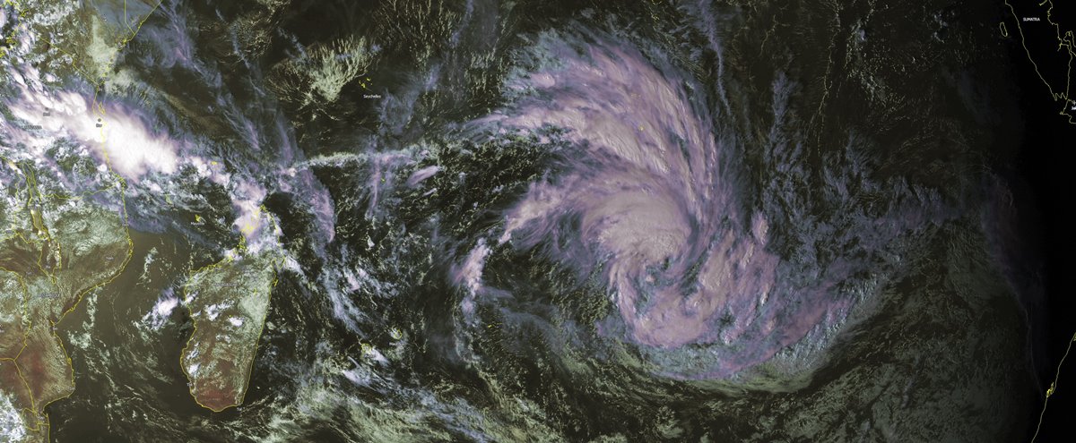 Tempete Tropicale CORENTIN el 21/01/16 à 12UTC