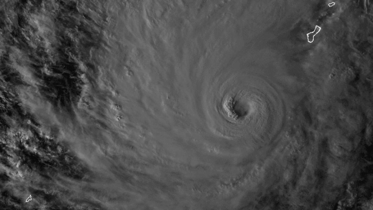 WUPIT : Un impressionnant super typhon en plein hiver du pacifique Nord
