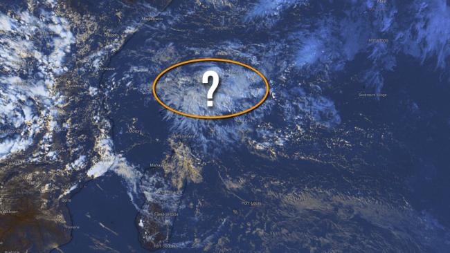 91S prend son temps, le risque de formation d'une tempête persiste